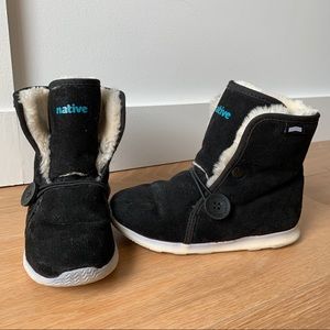 Native Luna winter shearling suede boots size 12